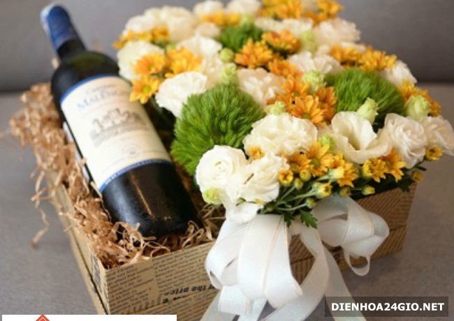 rượu và hoa sinh nhật đẹp