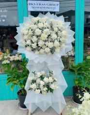 Kệ hoa Hoa Chia Buồn Yêu Thương
