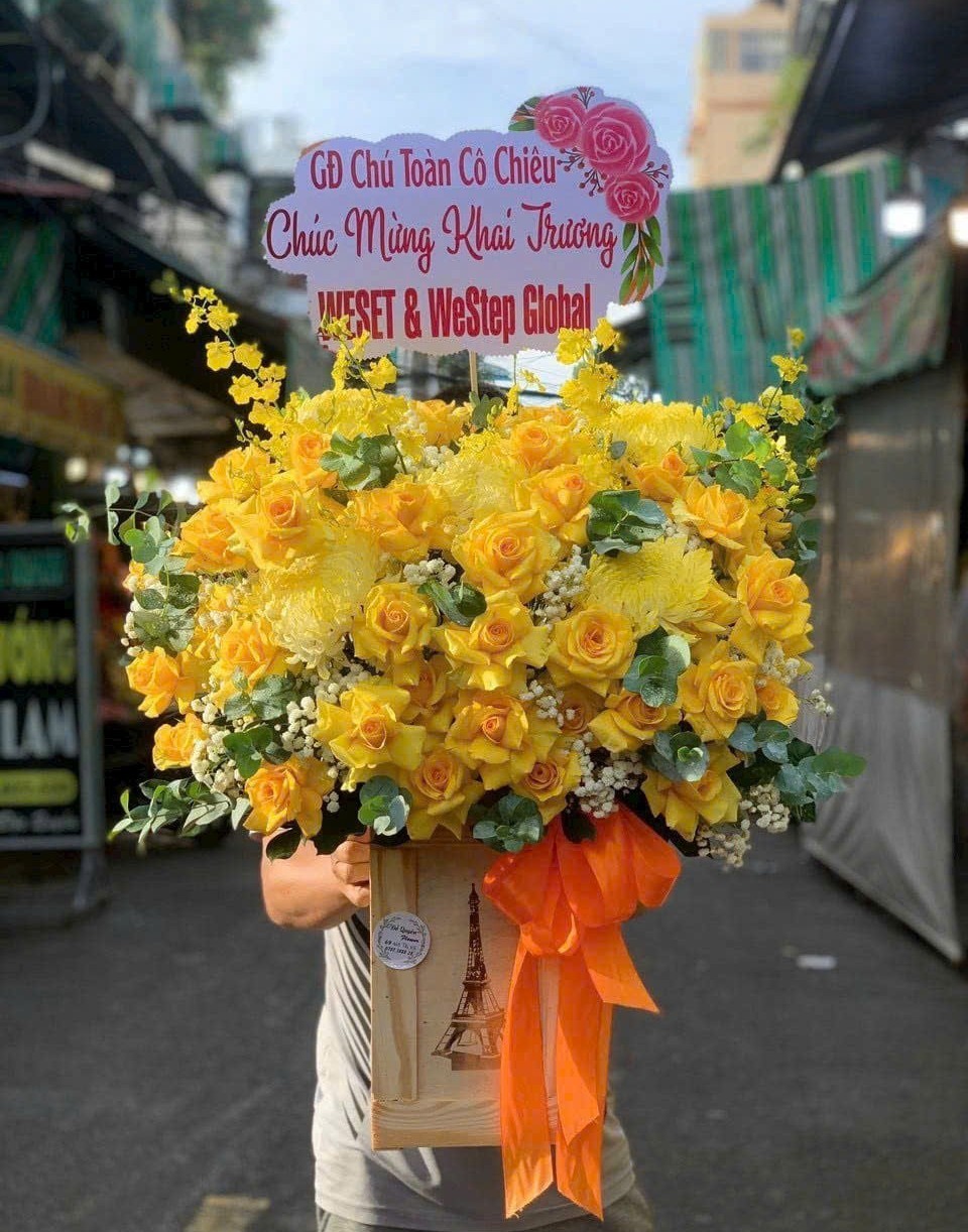 Giỏ hoa tươi tặng đối tác